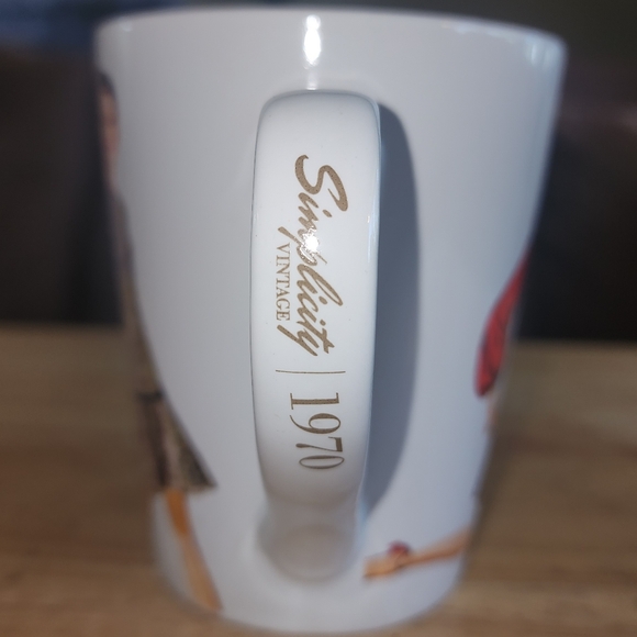 Vintage Print 70th Anniversary Simplicity Mug - Picture 4 of 6